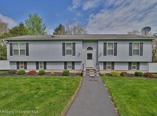 139 Hillview Dr, Factoryville, PA 18419