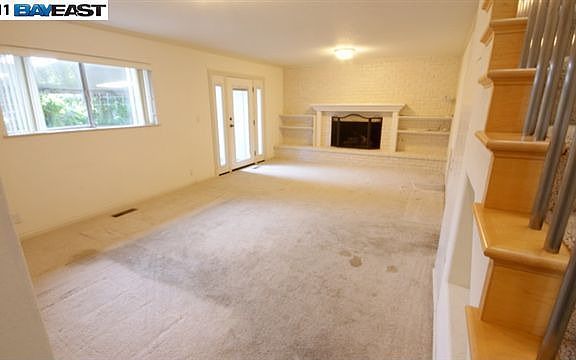 5th image of 958 Arguello Dr