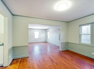 6813 N Ridge Blvd, Chicago, IL 60645