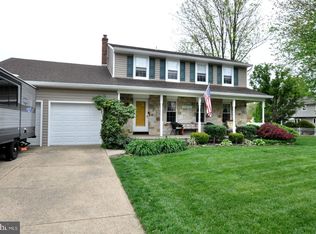 102 Holiday Ct, Mount Laurel, NJ 08054