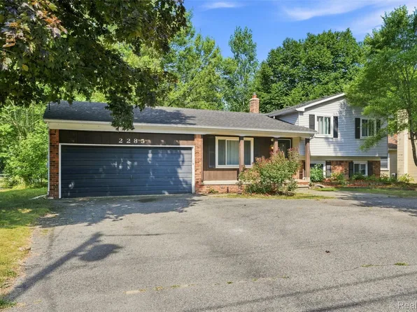2285 Snellbrook Rd, Auburn Hills, MI 48326