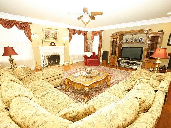 2nd image of 5707 Janneys Mill Cir