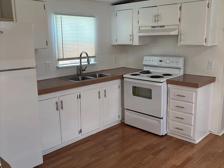 2511 S Bypass 35 #10 — Photo 2