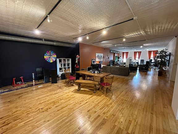 4th image of 1464 N Milwaukee Ave