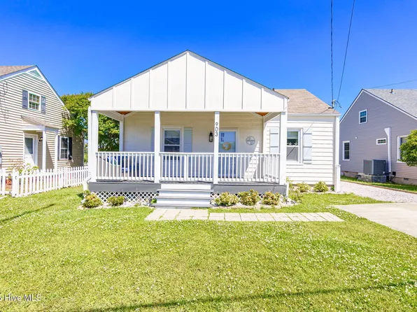 903 Live Oak Street, Beaufort, NC 28516