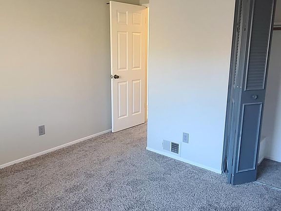 5th image of 4738 Greenholme Dr APT 3