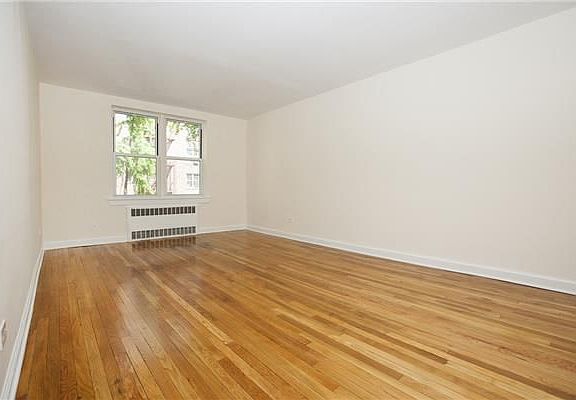 2nd image of 6707 Yellowstone Blvd APT 2D