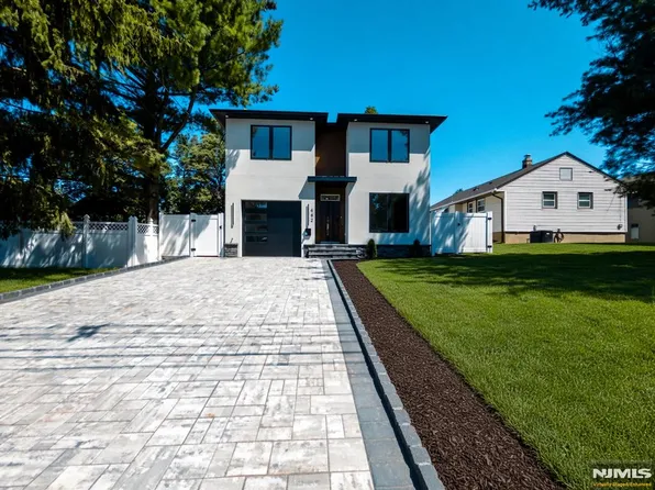 662 Jefferson Ave, Township Of Washington, NJ 07676
