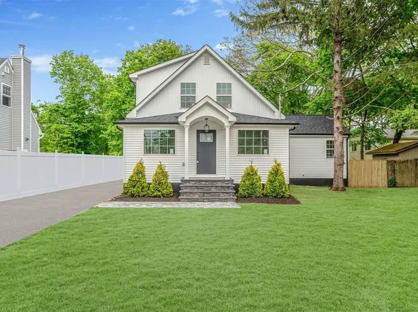 24 Hazel Street, Central Islip, NY 11722