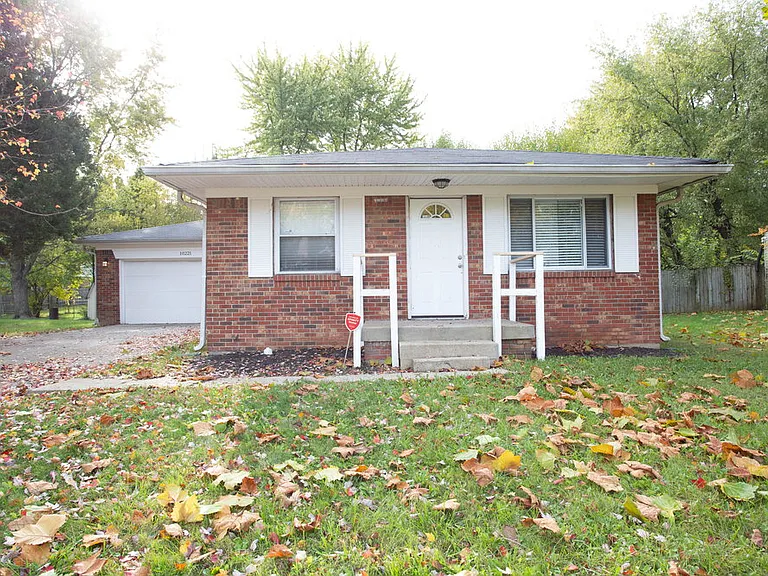 10221 E Baribeau Ln — Photo 1