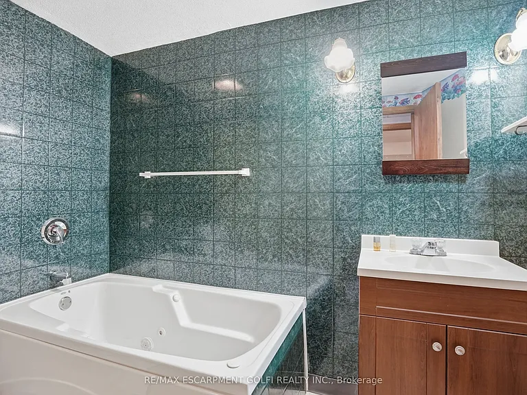 3905 Old Orchard Way — Photo 21