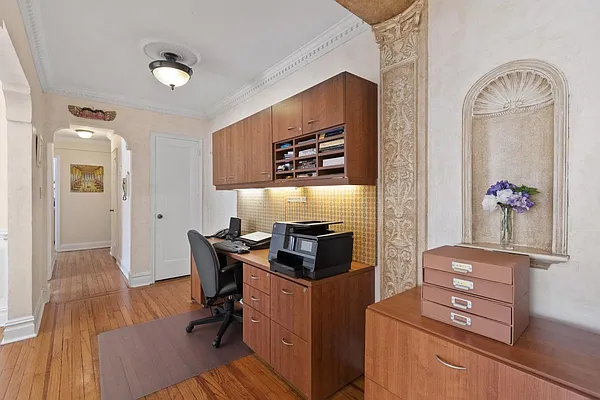 Sold by Hauseit LLC | media 6