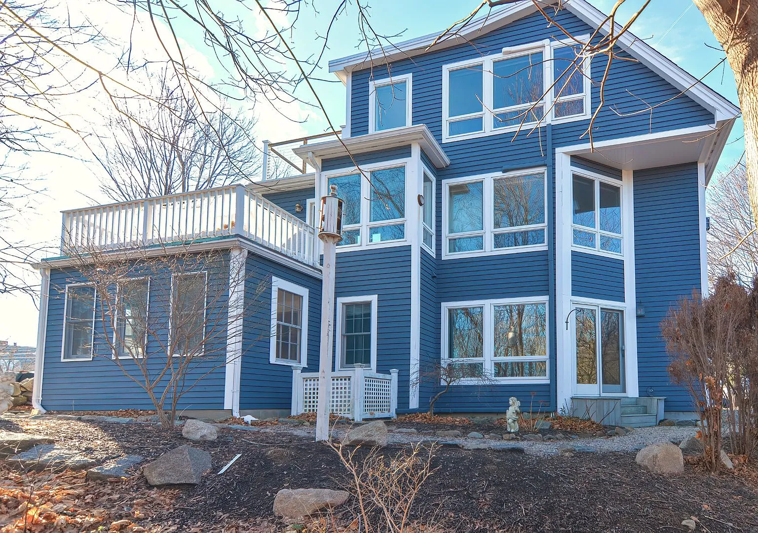 Year-round 3 bed/3.5 bath - Pet-Friendly! — Photo 1