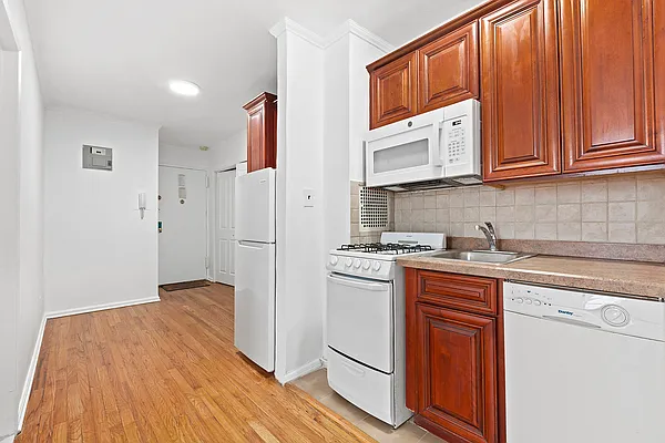 Sold by Berkshire Hathaway HomeServices New York Properties | media 3