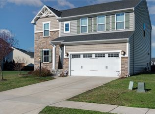 32 Waterford Blvd, Fairborn, OH
