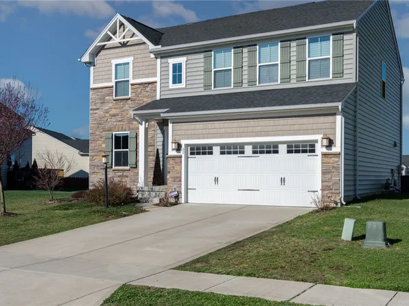 32 Waterford Blvd, Fairborn, OH 45324