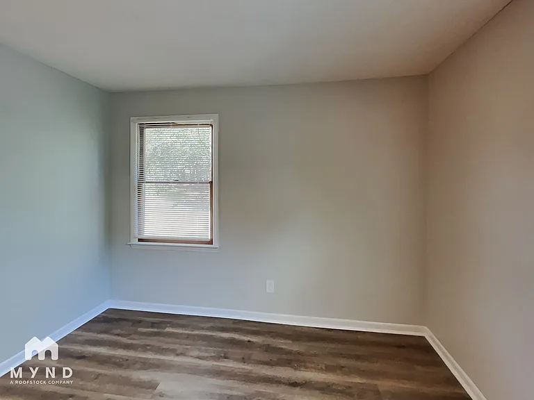 4317 Freeport Dr — Photo 9