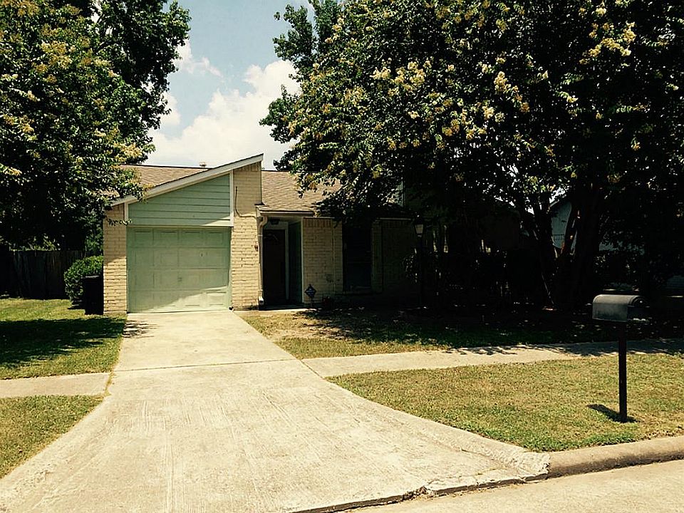 1st image of 10819 Thorncliff Dr
