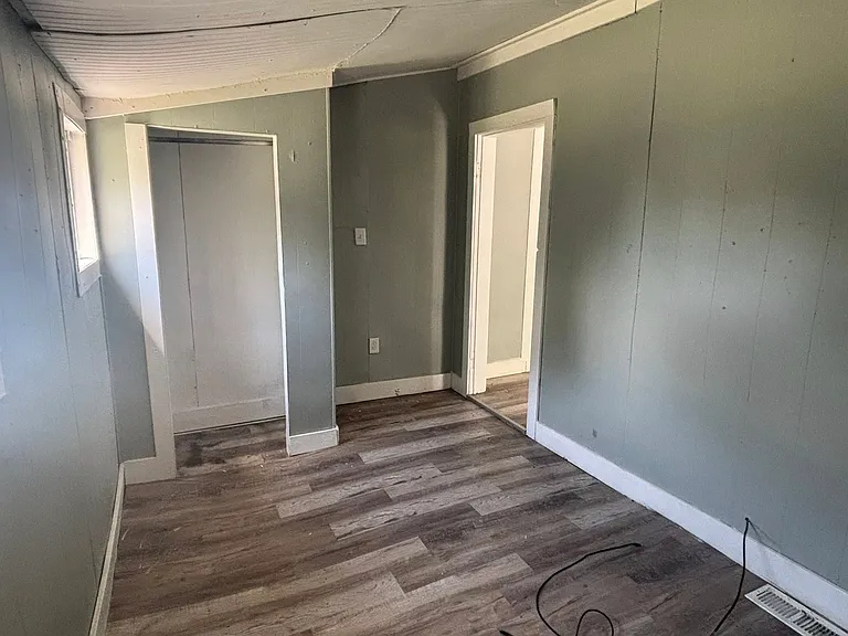 1182 Wheeling Ave — Photo 10