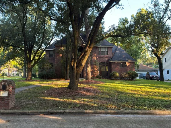 6714 Spring Leaf Dr, Spring, TX 77379