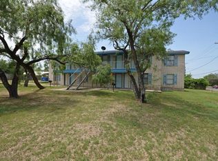 202 Hinton St #1, Three Rivers, TX 78071