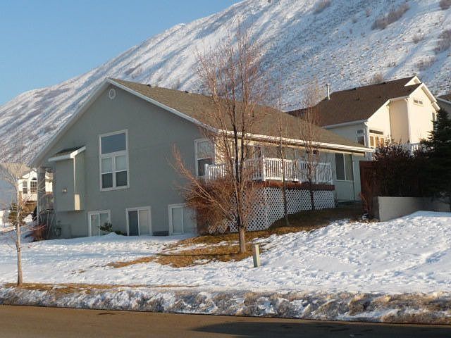 Corner lot rambler with georgous views