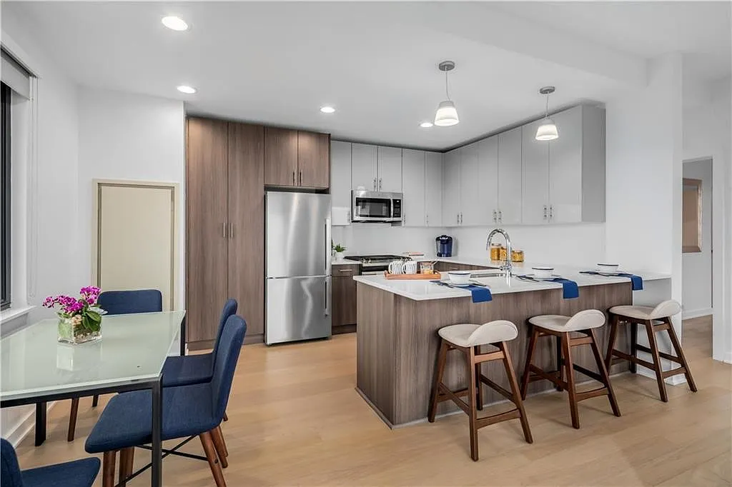 2 bed, 2.0 bath, $3,590 — Photo 4