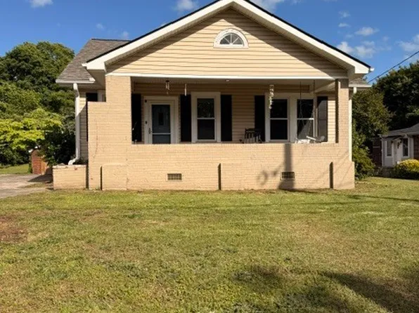 139 Myrtle St, Elberton, GA 30623