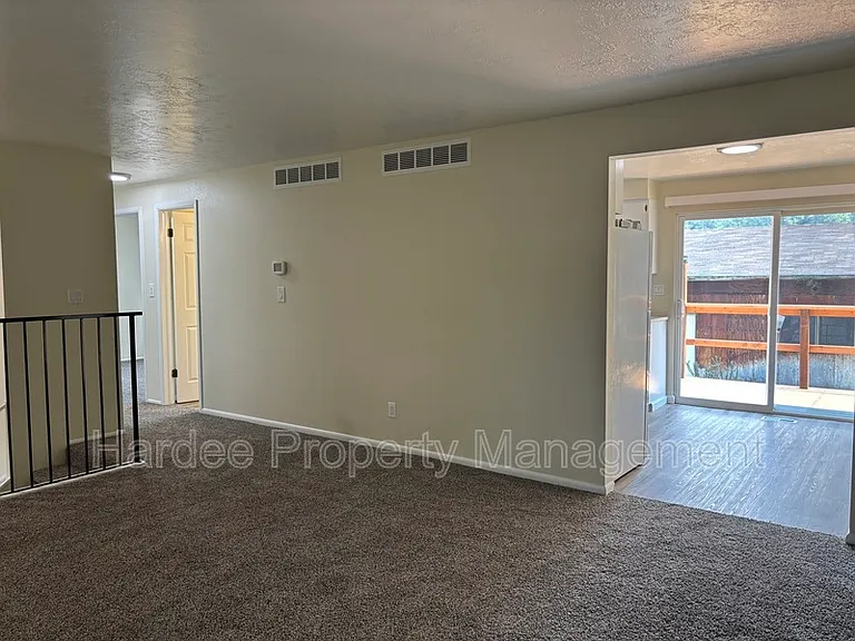 2106 N 33rd St — Photo 9