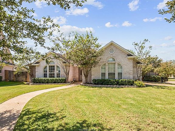 2nd image of 2389 Kendal Green Cir