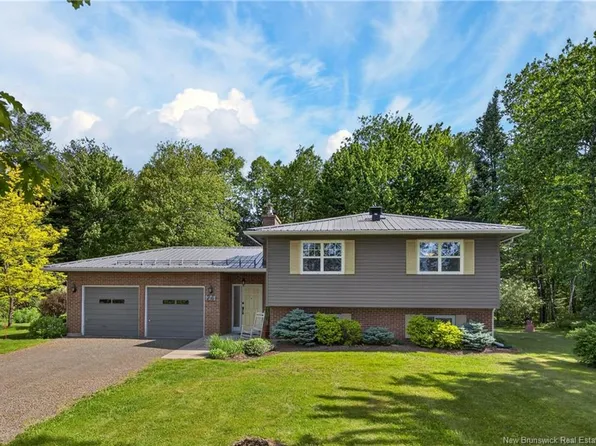 76 Robbys Rd, New Maryland, NB E3C 1M2