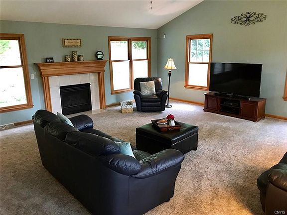 5th image of 4394 Sagebrush Cir