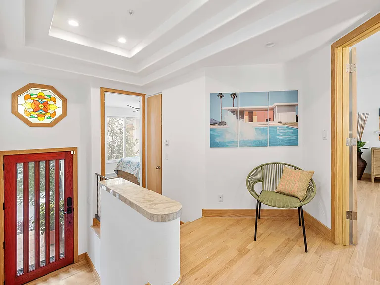121 Marine Pl — Photo 26