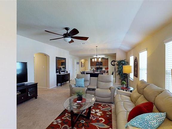 4th image of 512 Plum Dr