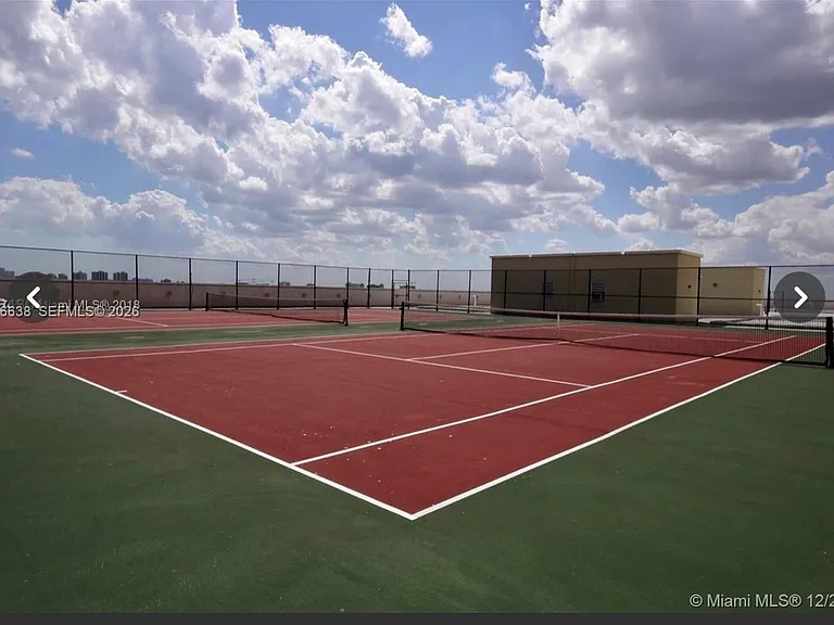 1755 Hallandale Beach Blvd #2505E — Photo 23