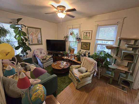 4th image of 2448 N Fratney St #1