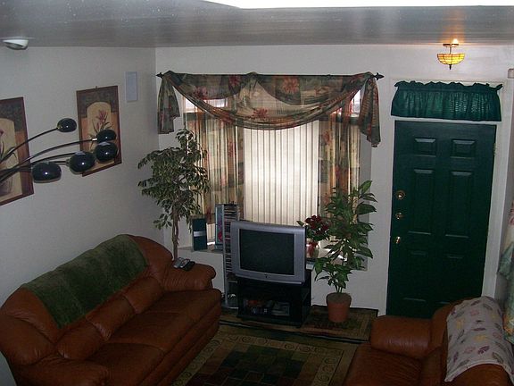 4th image of 12 Derby St