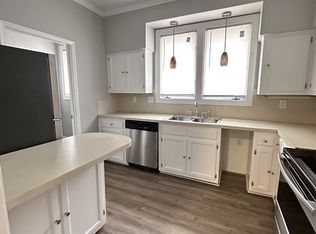 208 Forest View Ct, Winston Salem, NC 27104