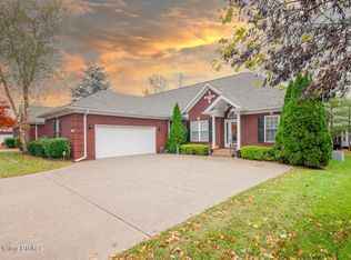 1223 Hogarth Dr, Hurstbourne, KY 40222