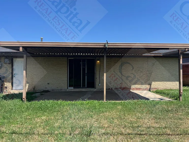 4304 NW 11th St — Photo 31