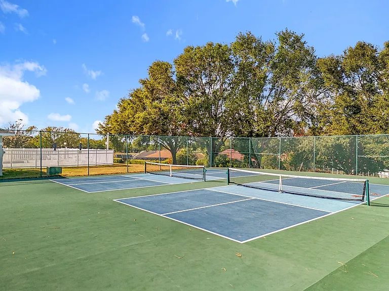 10073 Spring Lake Dr — Photo 32