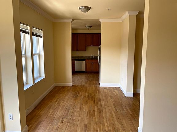 4th image of 1702 Washington St APT 202