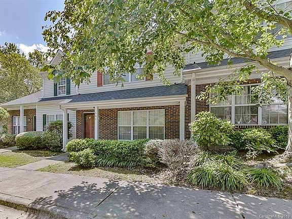 3rd image of 640 Emerald Cove Dr
