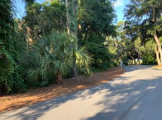 813 Island Cir W, Saint Helena Island, SC 29920