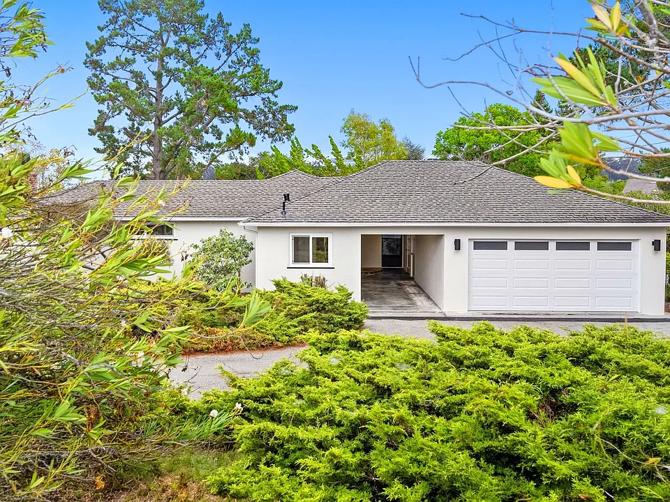 1061 Parrott Dr