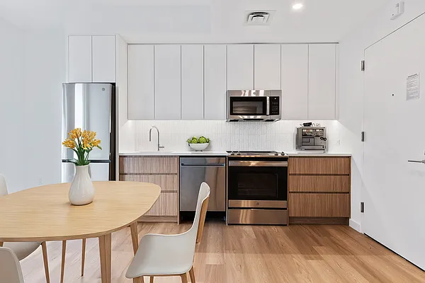 Rented by MNS | media 7