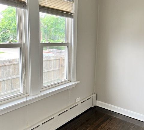 3rd image of 601 Elgin Ave #1
