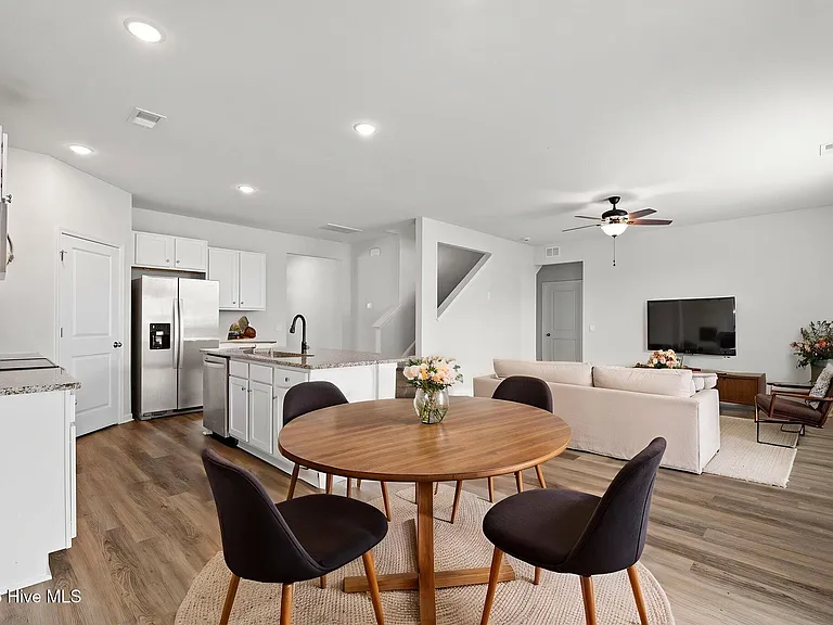 2091 Bella Point Dr SE — Photo 16