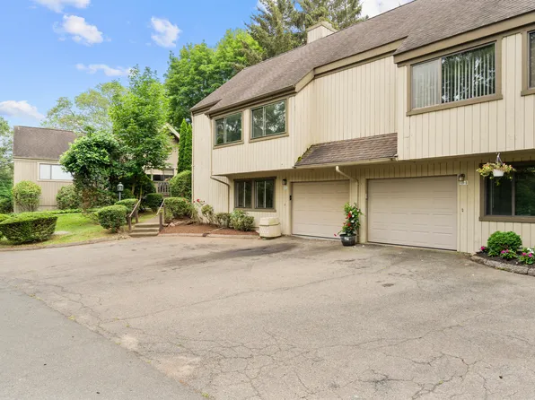 518 Iroquois Lane #A, Stratford, CT 06614