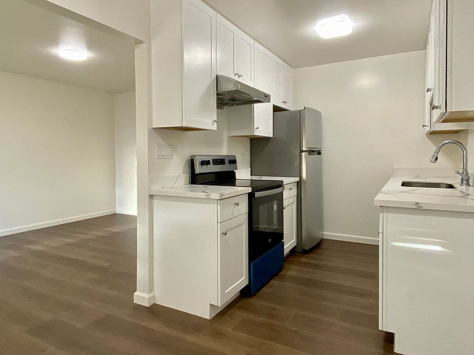 1st image of 2497 Anna Dr #6